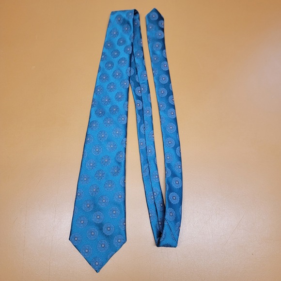 john henry Other - John Henry Mens Silk Necktie Teal Blue Geometric Medallion Pattern 3.75 Inch